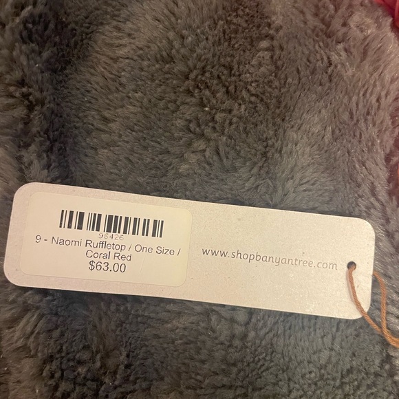 Banyantree north shore off the shoulder ruffled top one size fits all NWT - Picture 4 of 6